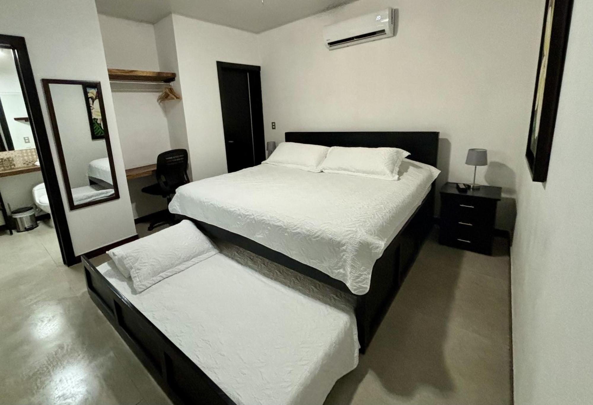 Amazilia Guesthouse Liberia Exteriör bild